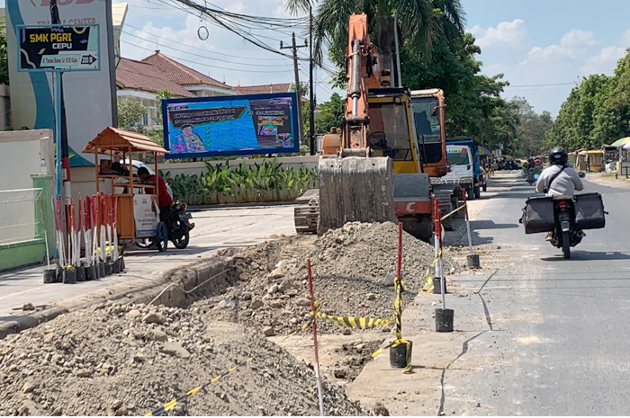 TERUS BERBENAH: Salah satu jalan di Kecamatan Cepu diperlebar dan diperbaiki belum lama ini.