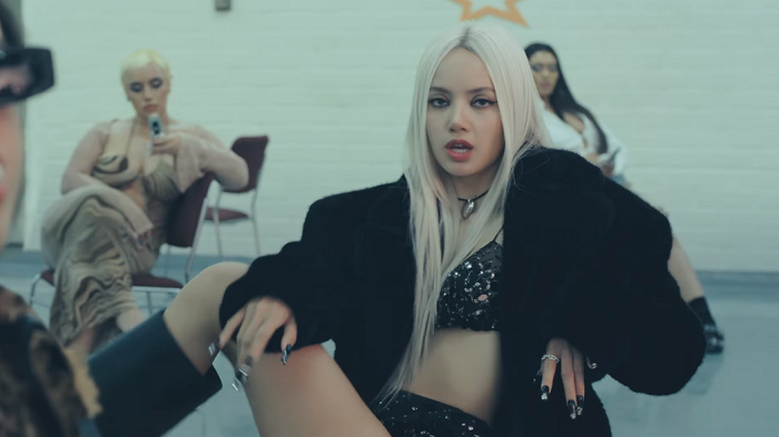 LISA - NEW WOMAN feat Rosal&iacute;a