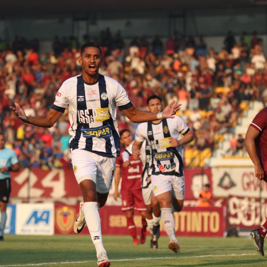 OTW KUDUS: Sosok striker asal Venezuela Ronny Maza yang dirumorkan dengan Persiku.&nbsp;