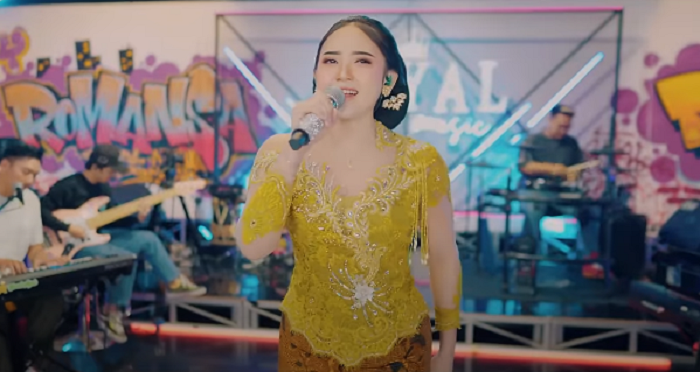 SILVY KUMALASARI - SENENG