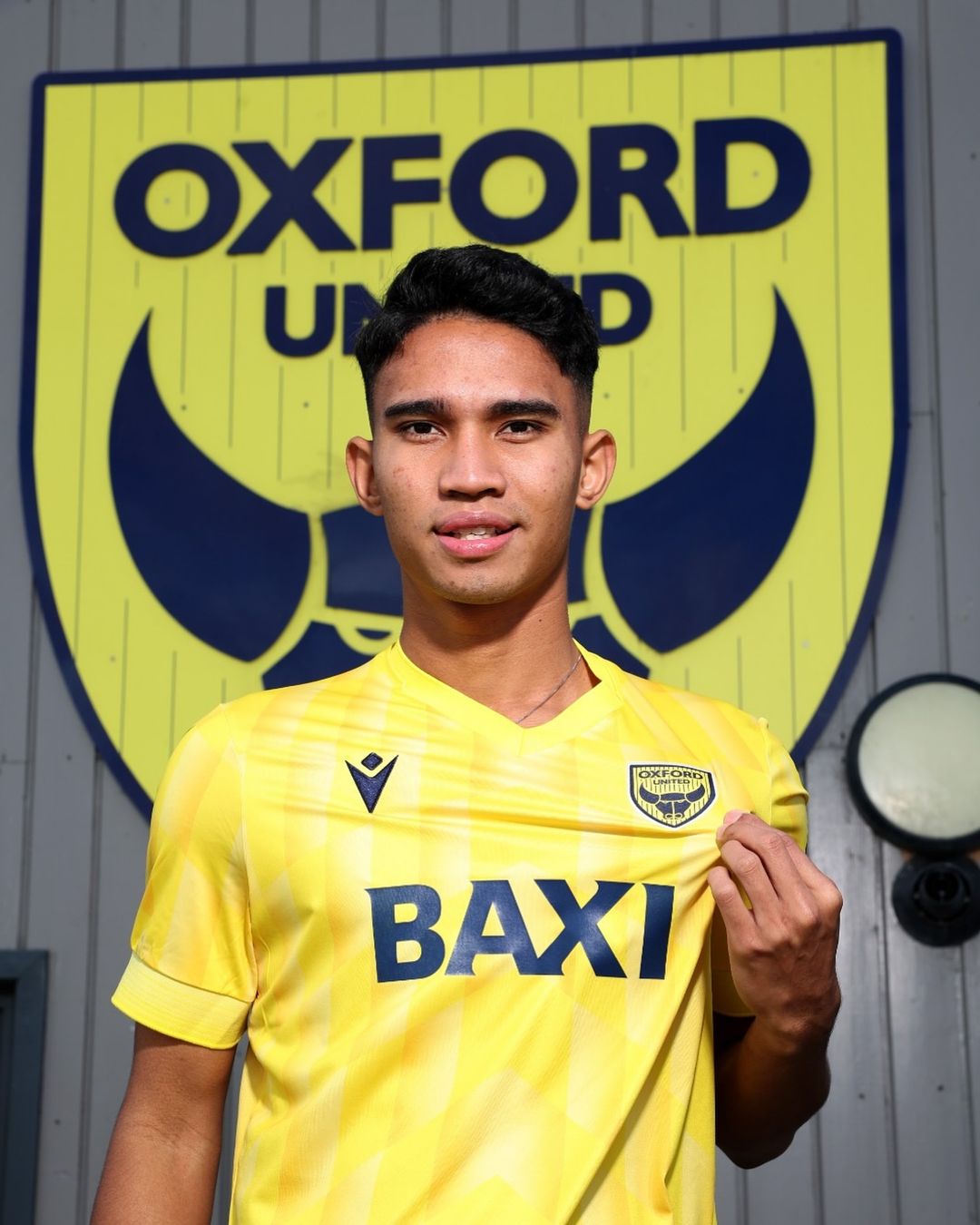 Marselino Ferdinan Resmi Bermain Di Championshop, Liga Kasta kedua di Inggris, dibawah Premiere League. (@marselinoferdinan10)
