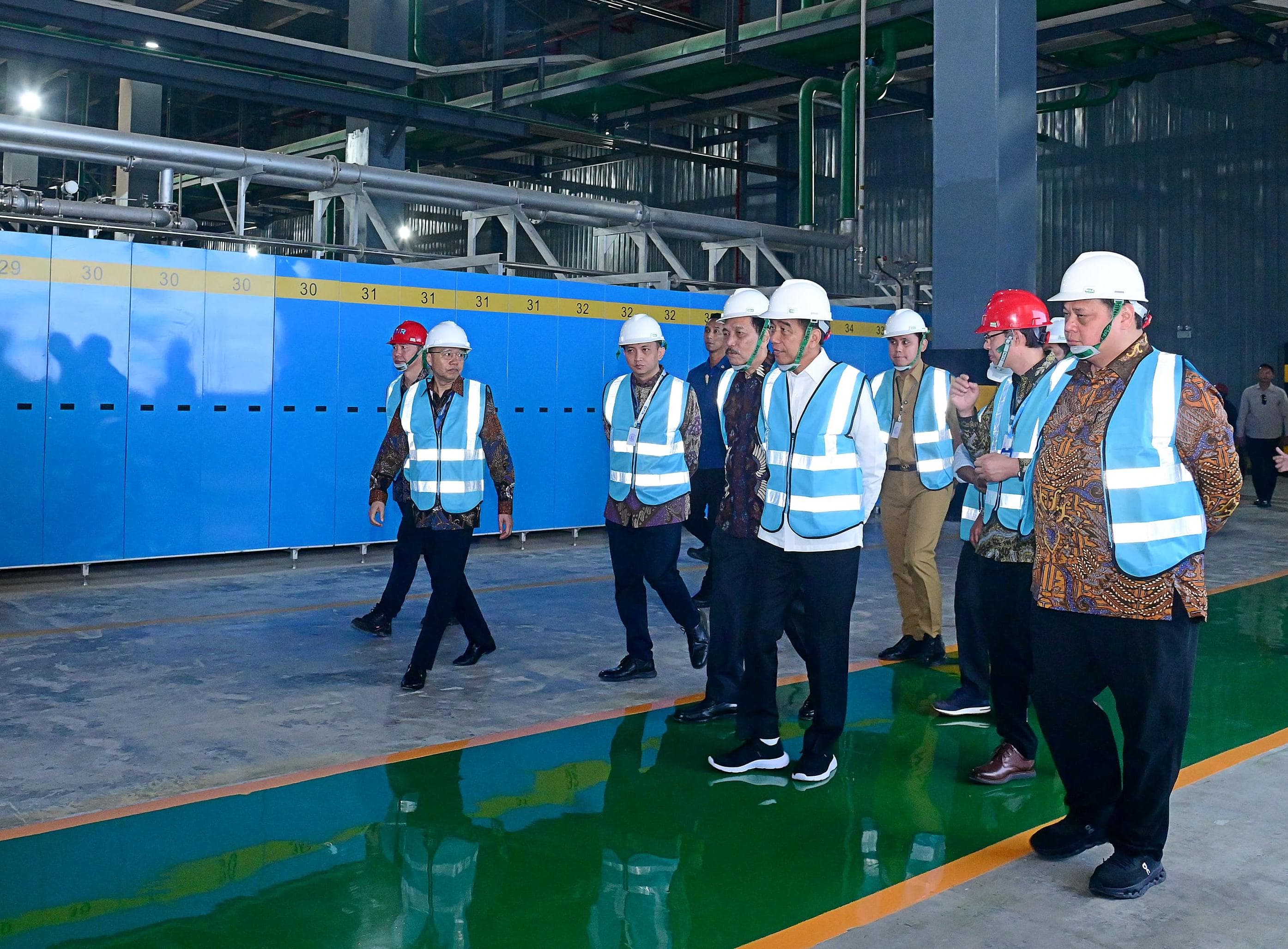 KOMITMEN: PT PLN (Persero) berkomitmen menghadirkan listrik andal untuk operasional pabrik baterai anoda lithium yang baru saja diresmikan oleh Presiden Joko Widodo pada Rabu (7/8).