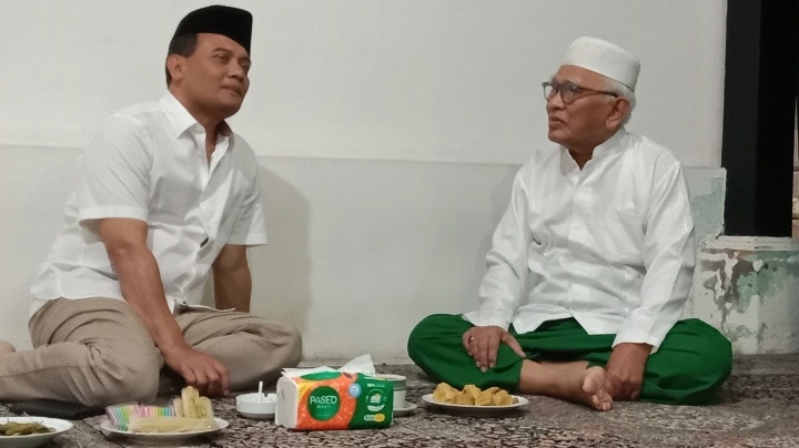 Ahmad Luthfi berkunjung ke kediaman KH Mustofa Bisri di Leteh, Rembang pada Rabu (21/8).