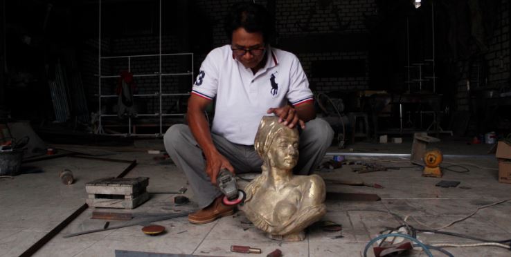 Pengusaha kuningan, Sutrisno membuat kuningan