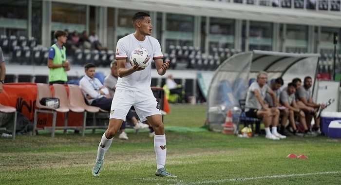 Jay Idzes mencetak sejarah sebagai pemain Indonesia pertama yang tampil di Liga Italia