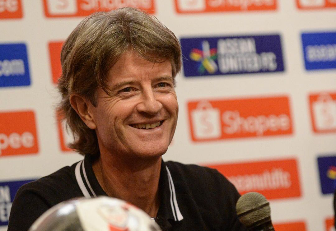 Pieter Huistra, Pelatih Borneo FC (@borneofc)
