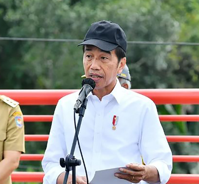 TRENDING: Mulyono nama asli Presiden Jokowi menjadi viral. Nama Jokowi sendiri ternyata dari teman kecilnya asal Prancis. (FOTO: @jokowi)