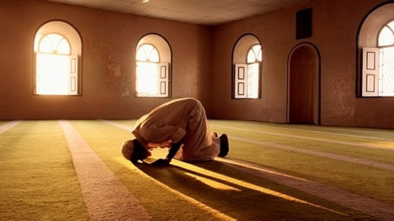 Ilustrasi Orang Sholat