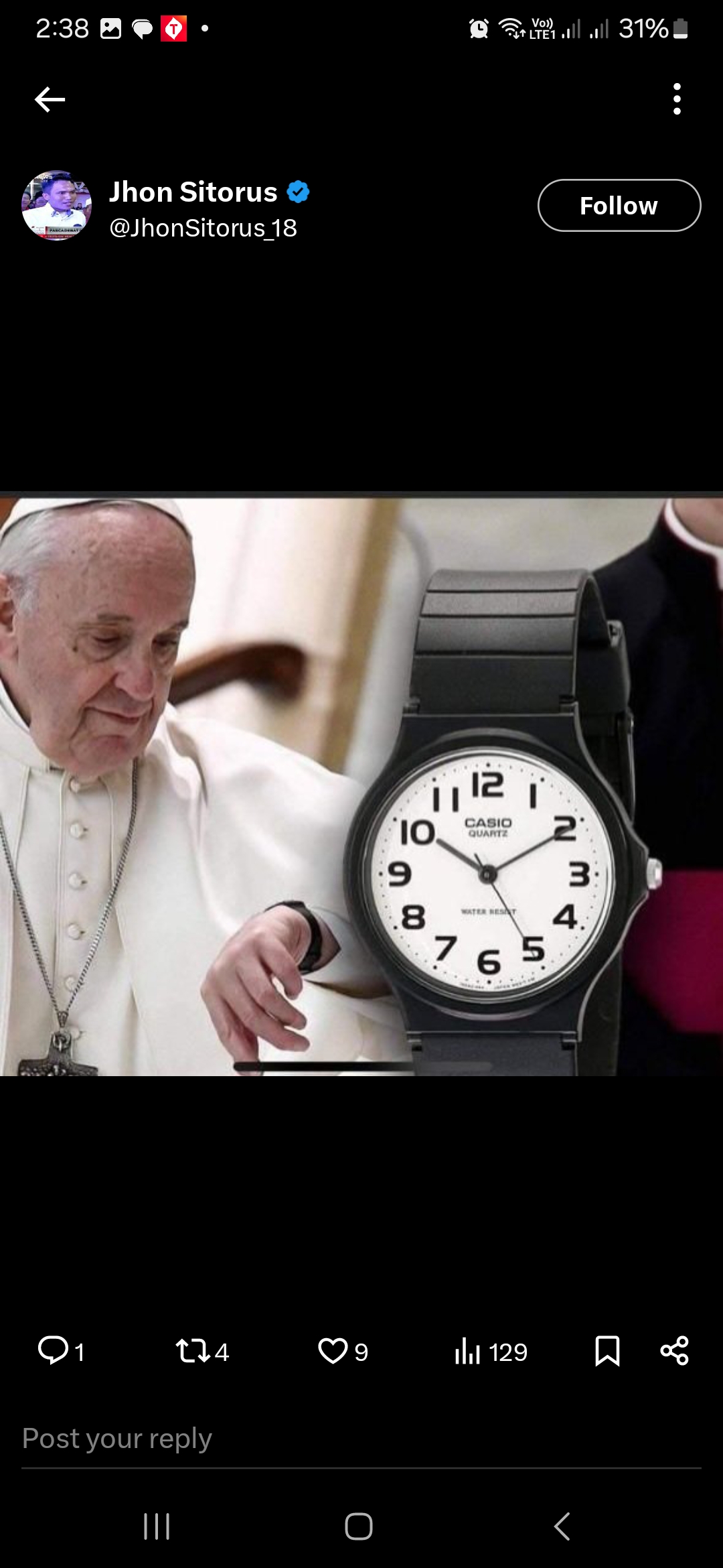 Paus Fransiskus dan jam Casio MQ 24. Foto: Twitter/X
