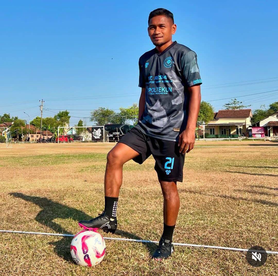 BERPENGALAMAN: Ramdani Lestaluhu dimungkinkan menjadi kaptain tim Persiku.
