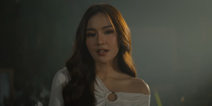 MAHALINI - SAMPAI MENUTUP MATA