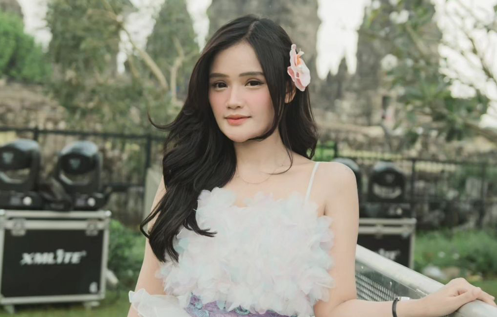 TRENDING: Postingan Fanny Soegi mendadak viral lantaran membahas tentang sisi gelap mantan bandnnya Soegi Bornean tentang pembagian royalti yang nilainya capai lebih dari Rp. 500 Juta. (@fannysoegi)