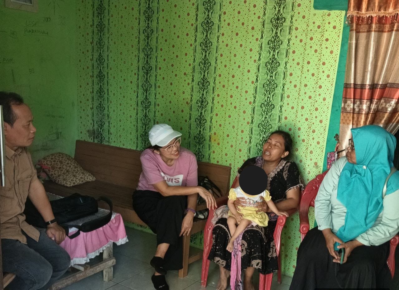 PELACAKAN: Dinkes Grobogan saat jemput bola melacak anak-anak dengan gizi buruk di Kecamatan Brati, Grobogan.