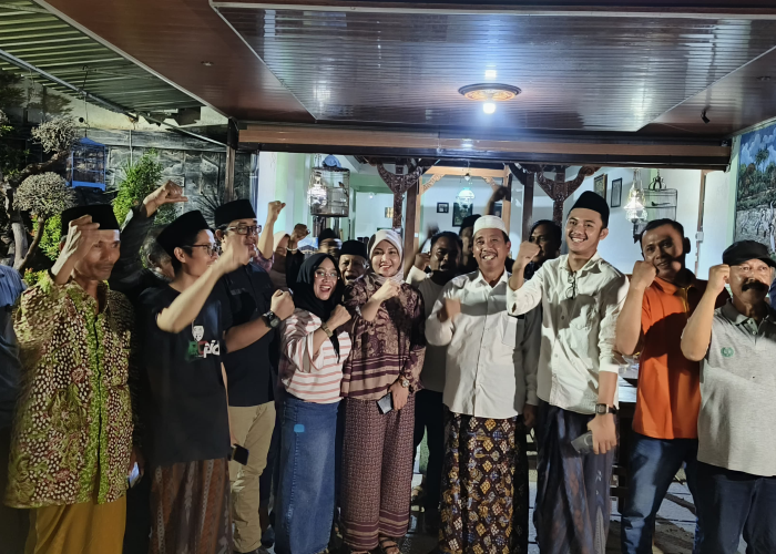 DUKUNG: Dewan Pembina Partai Persatuan Pembangunan (PPP) Kabupaten Rembang sekaligus Bupati Rembang Abdul Hafidz memastikan semua relawan yang mengusungnya di Pilkada 2020 dukung Vivit-Umam.