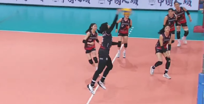 Smash Petir Megawati ketika Red Sparks tertinggal 16-18 dari Kanoa Lauleas.