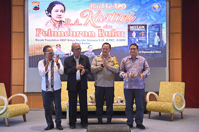 Acara peluncuran buku yang berjudul &lsquo;Mozaik Pengabdian AKBP Wahyu Nugroho Setyawan, S.I.K., M.PICT., M.Krim di Bumi Kartini&rsquo; di aula Resto Maribu Jepara, Sabtu (14/9/2024).