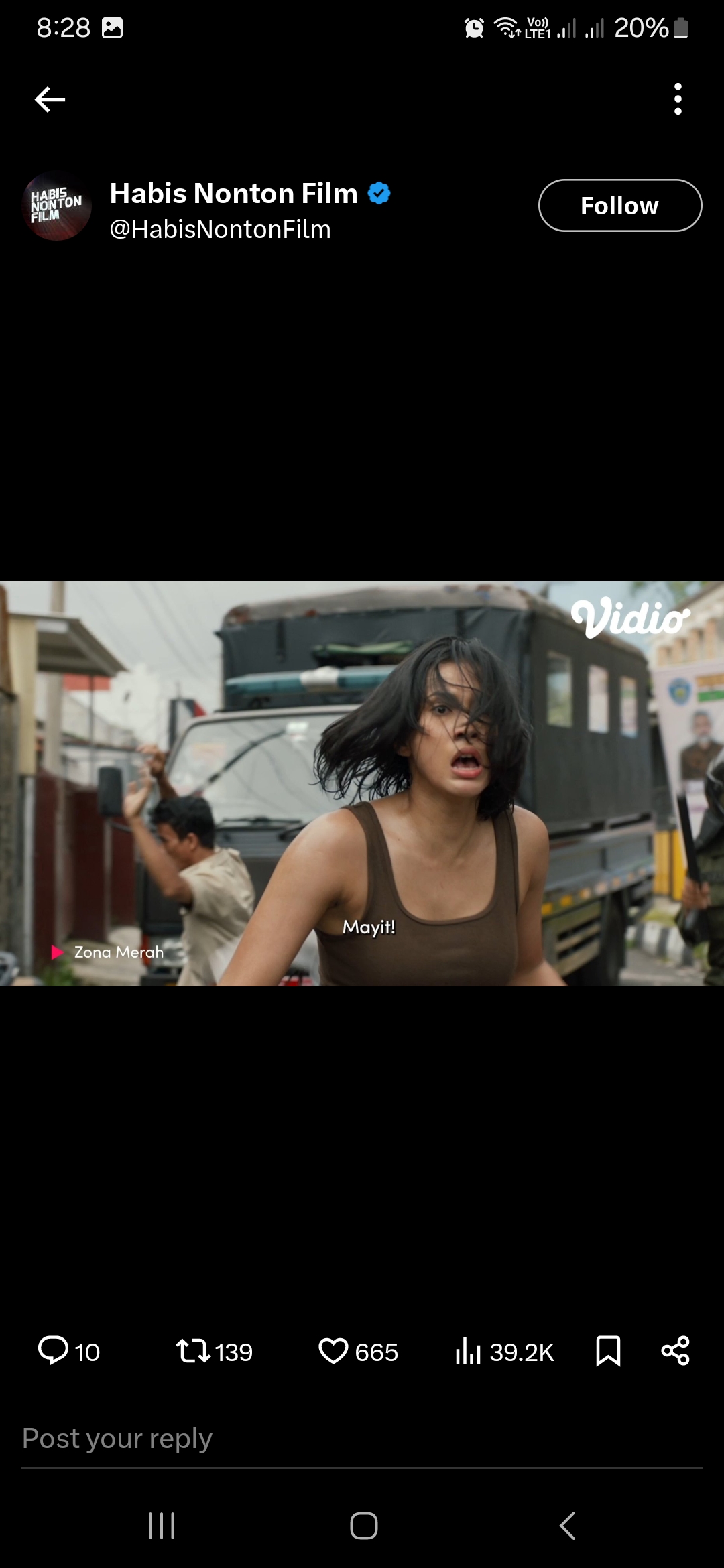 Salah satu adegan dalam Zona Merah. Foto: @HabisNontonFilm