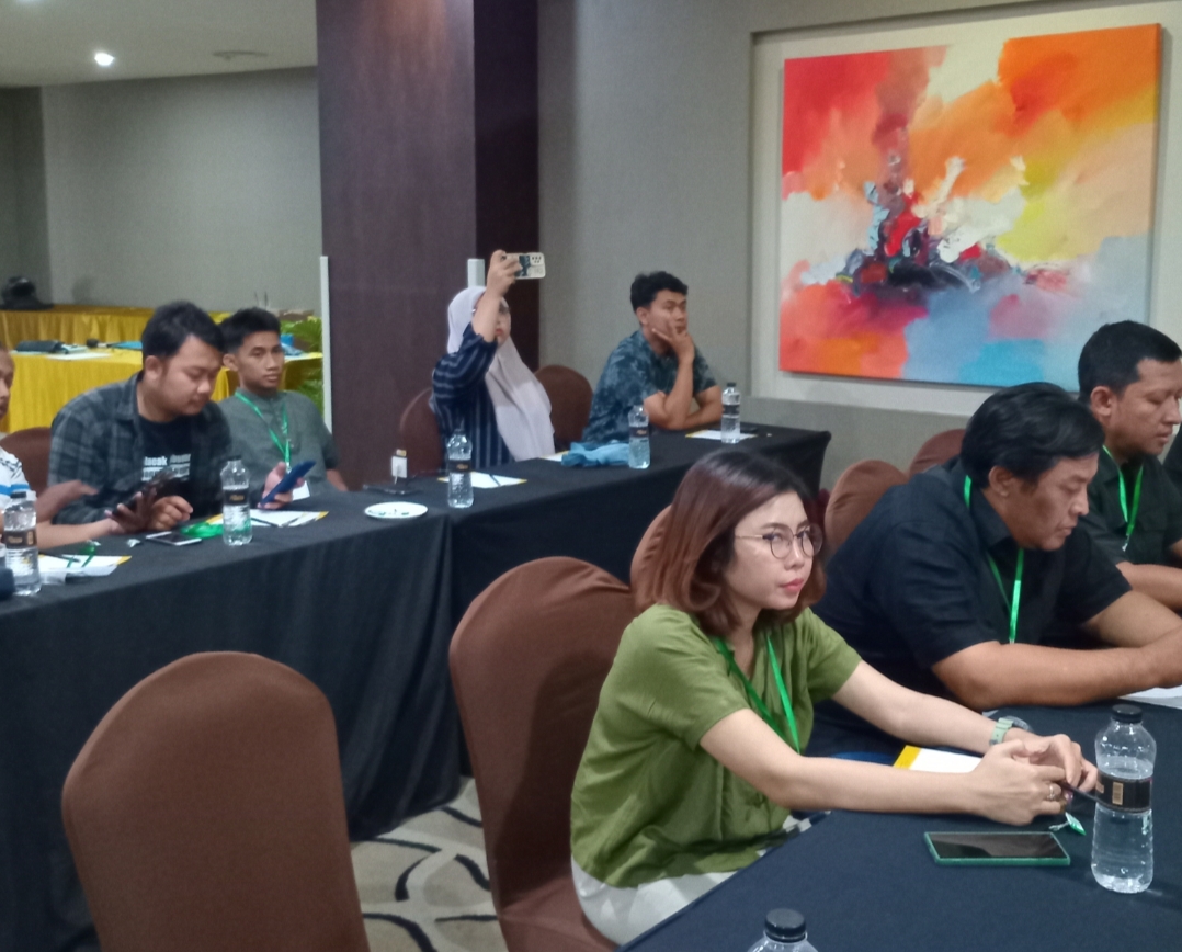 ANTUSIAS: Sejumlah perwakilan media saat mengikuti sosialisasi di MG Setos Hotel Semarang, Jumat (20/9).