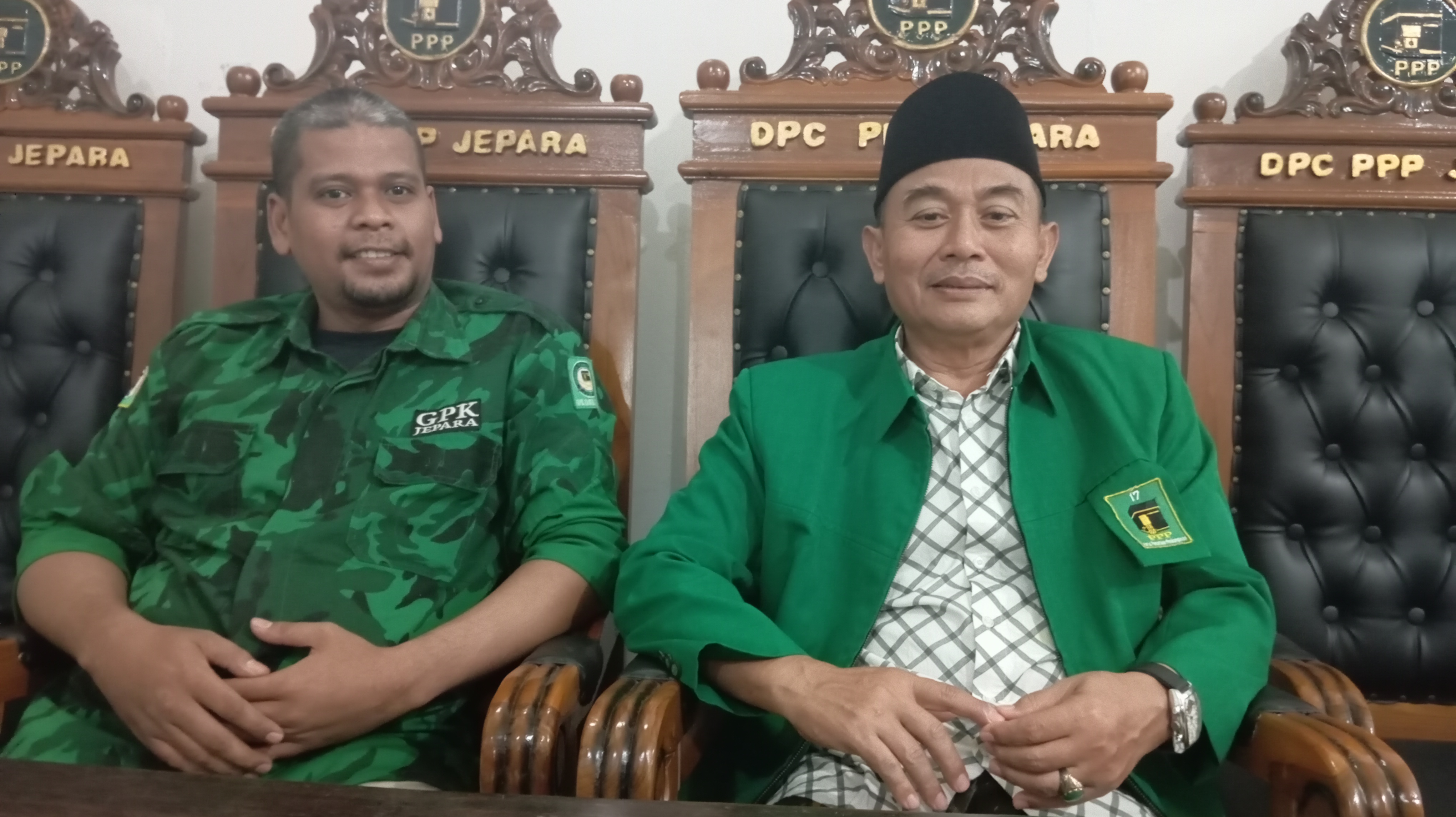PANGGIL: Ketua DPC PPP Jepara Masykuri (kanan) bersama Ketua GPK Jepara Gue Faruq.