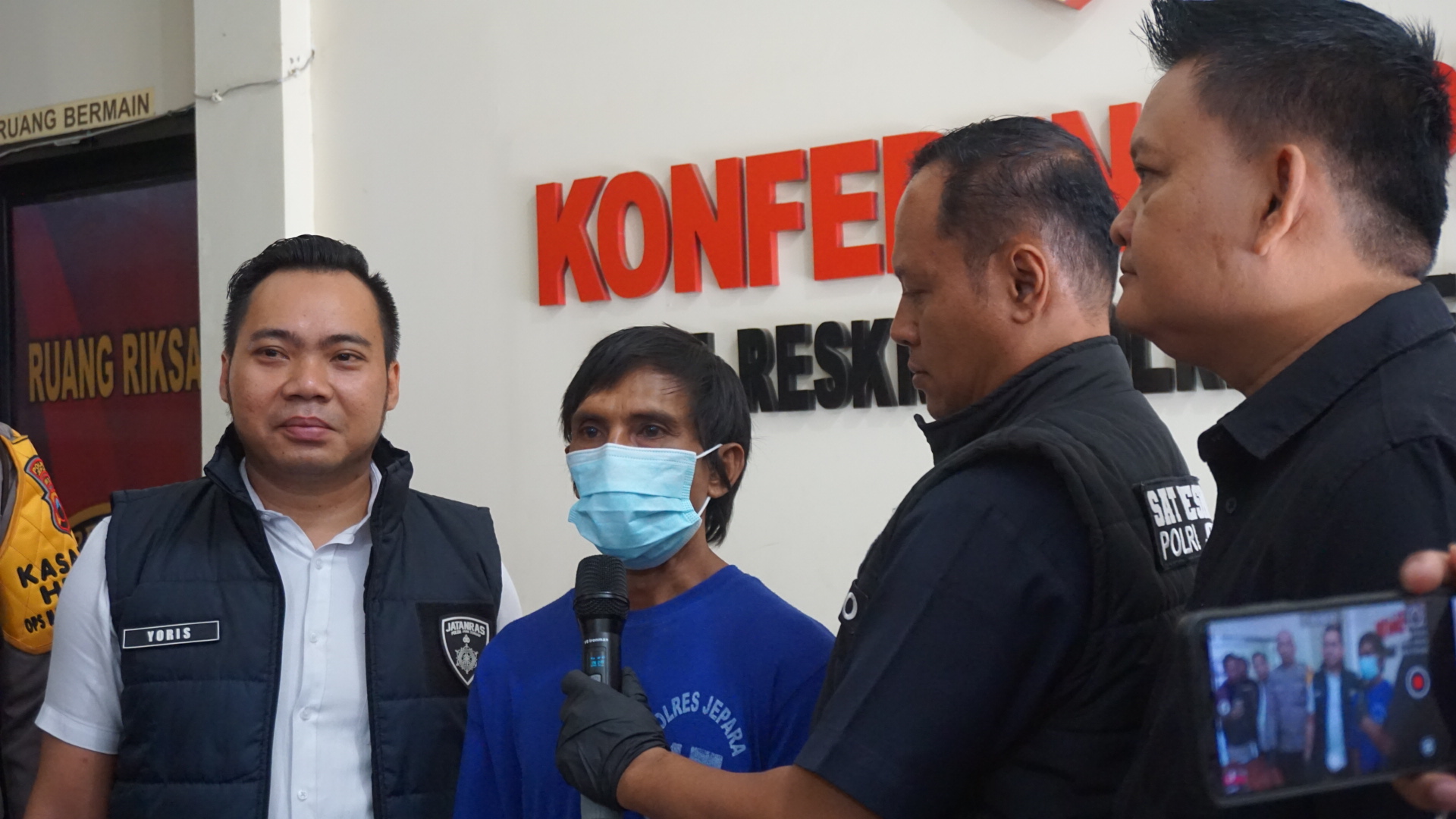 DIAMANKAN: Seorang pria NG (42) diamankan Satreskrim Polres Jepara lantaran merampas perhiasan janda asal Mayong, Jepara baru-baru ini.