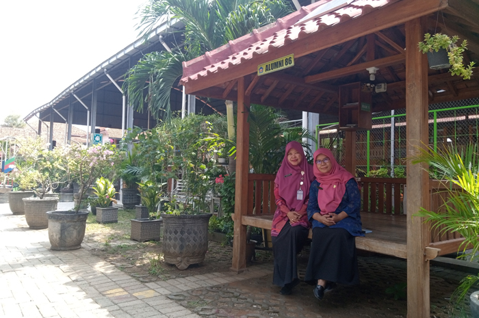 BANYAK KONTRIBUSI: Kepala SMAN 1 Blora Yuni Ni