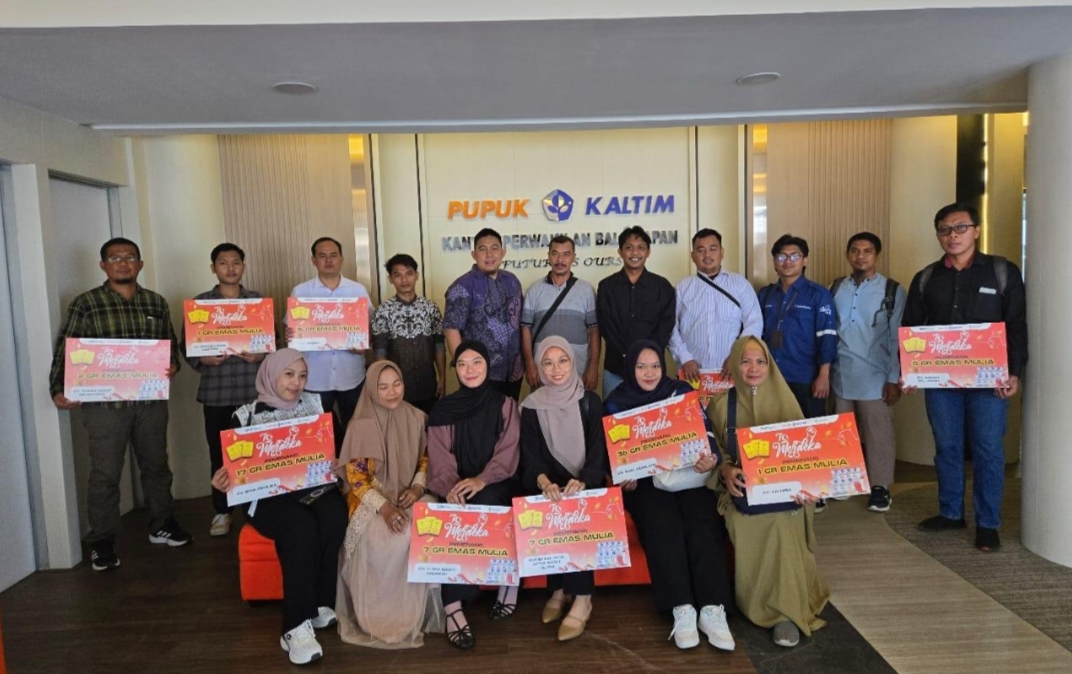 PENGHARGAAN: Sebanyak 20 distributor dari berbagai wilayah, seperti Kalimantan, Sulawesi Selatan, Sulawesi Tengah, Gorontalo, Jawa Timur, hingga Nusa Tenggara Barat, berhasil meraih penghargan.