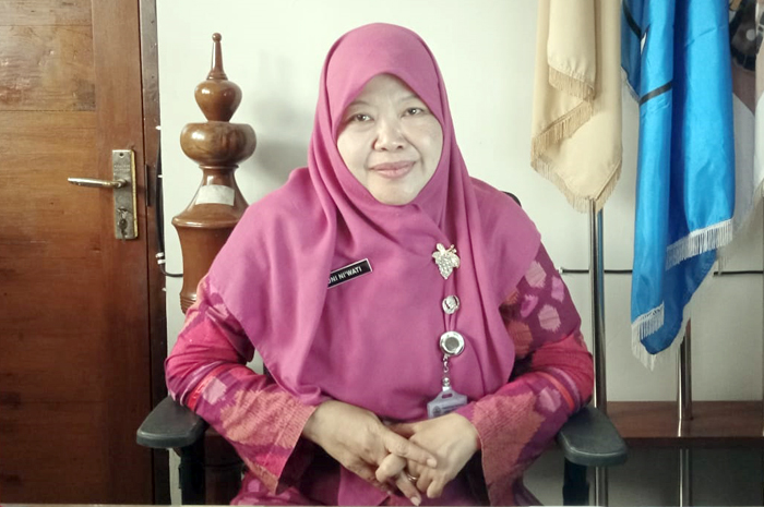 Kepala Sekolah SMA Negeri 1 Blora Yuni Ni