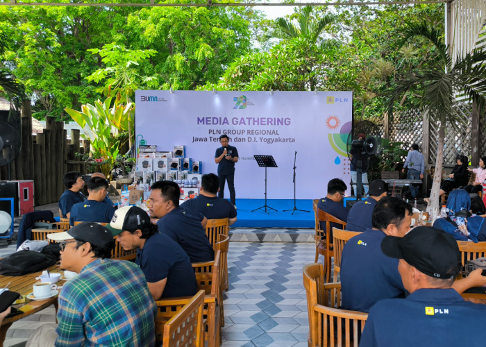 GATHERING: PLN Group Gelar Gathering bersama puluhan media jelang hari pahlawan baru-baru ini.