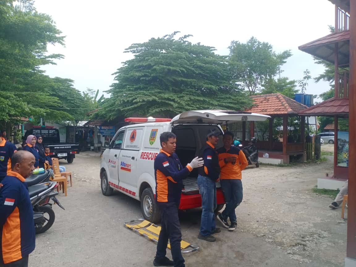 PELATIHAN: BPBD menggunakan dua kendaraan (pickup dan ambulance) untuk melakukan simulasi terkait bencana gempa pada 12 November 2024.