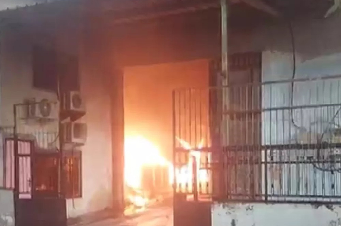 Gudang Penyimpanan Cairan Thinner di Semarang Dilalap Si Jago Merah ...
