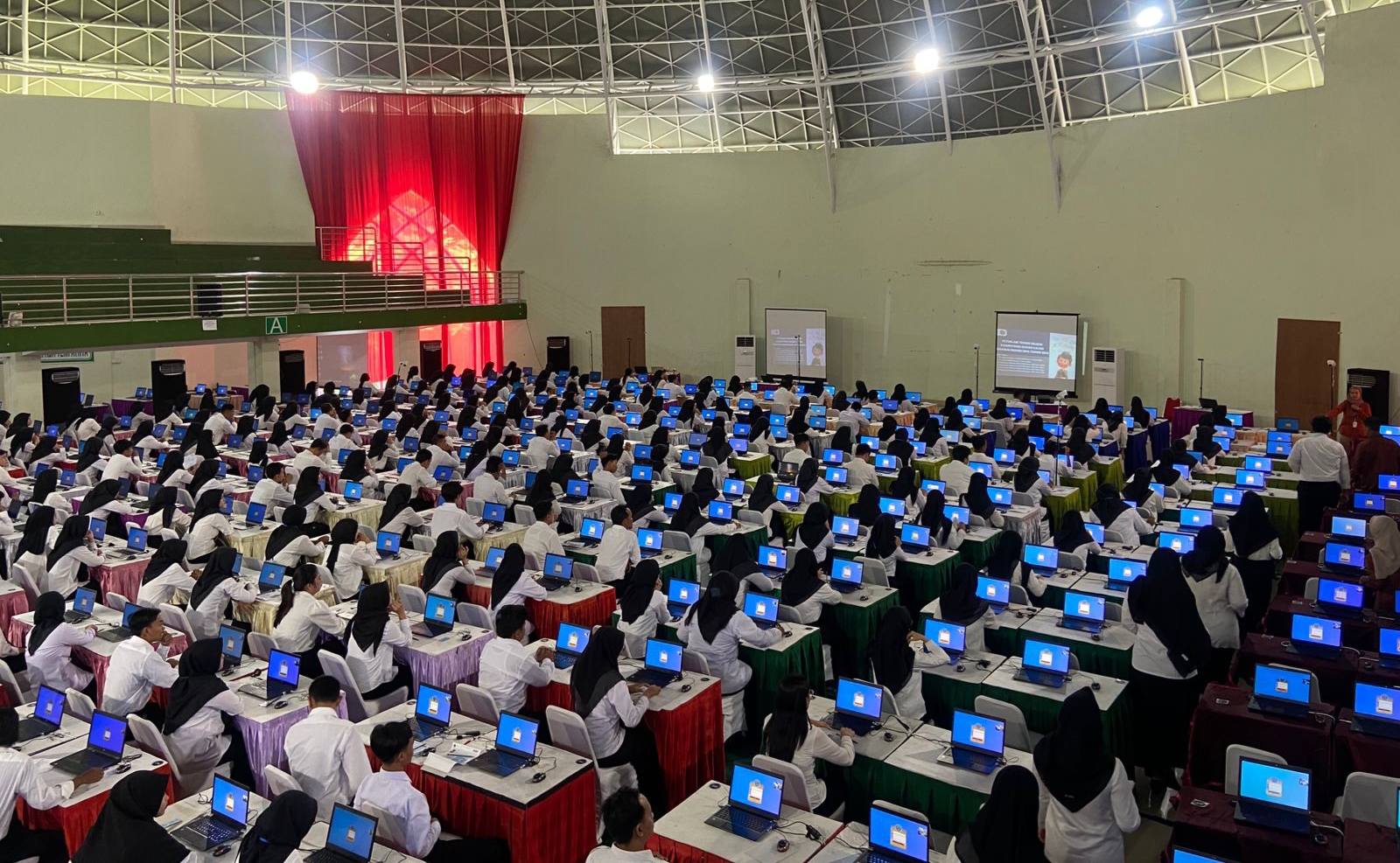 UJIAN: Pelaksanaan seleksi kompetensi dasar (SKD) CPNS Kabupaten Pati 2024 yang digelar di kampus Unimus&nbsp;Semarang pada 4-5 November lalu.