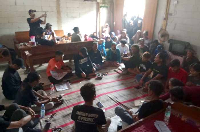 MUSYAWARAH: Suasana pertemuan antara LBH Semarang dengan warga Jurangjero yang ditetapkan tersangka, LBH Semarang sebut penetapan tersangka warga sebagai kasus Slapp.