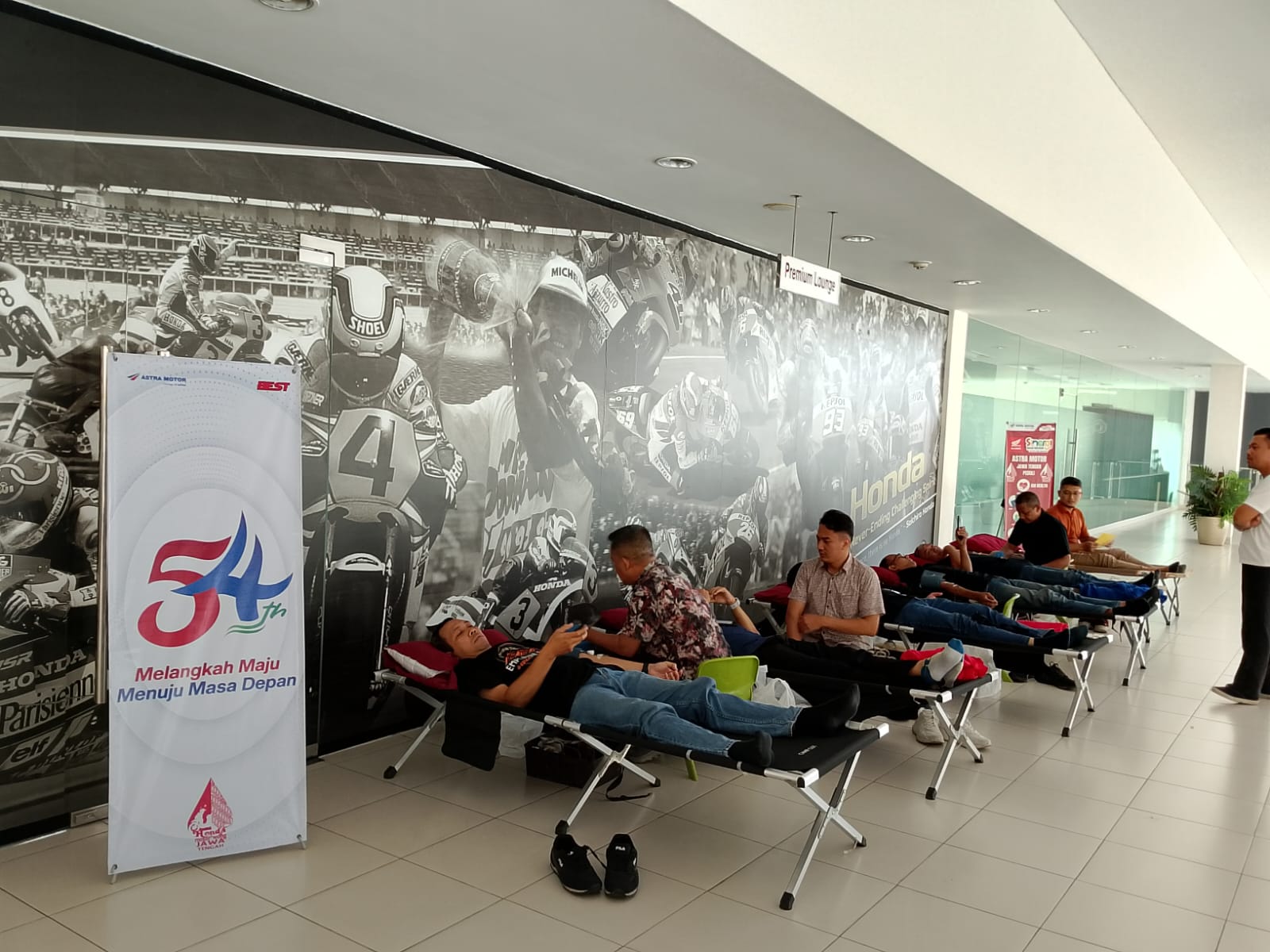 PEDULI KESEHATAN: Astra Jateng menggelar donor darah.