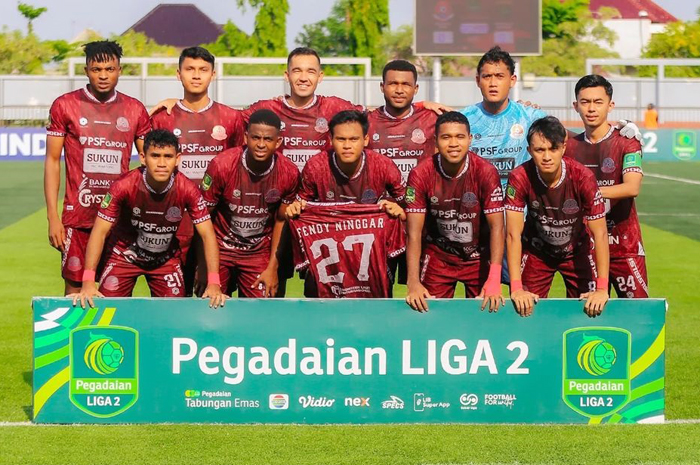 PUNYA CIRI KHAS: Pemain Persipa mengenakan jersey kandang mereka saat mengarungi Liga 2 musim ini.