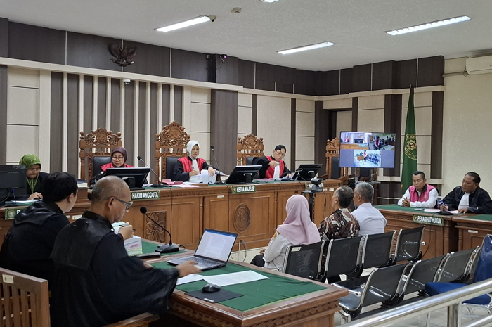 BERIKAN KESAKSIAN: Tiga pejabat Dinas Pendiidikan memberikan kesaksikan kasus dugaan korupsi pembangunan SD N 2 Sumurgede, Godong di PN Tipikor Semarang.