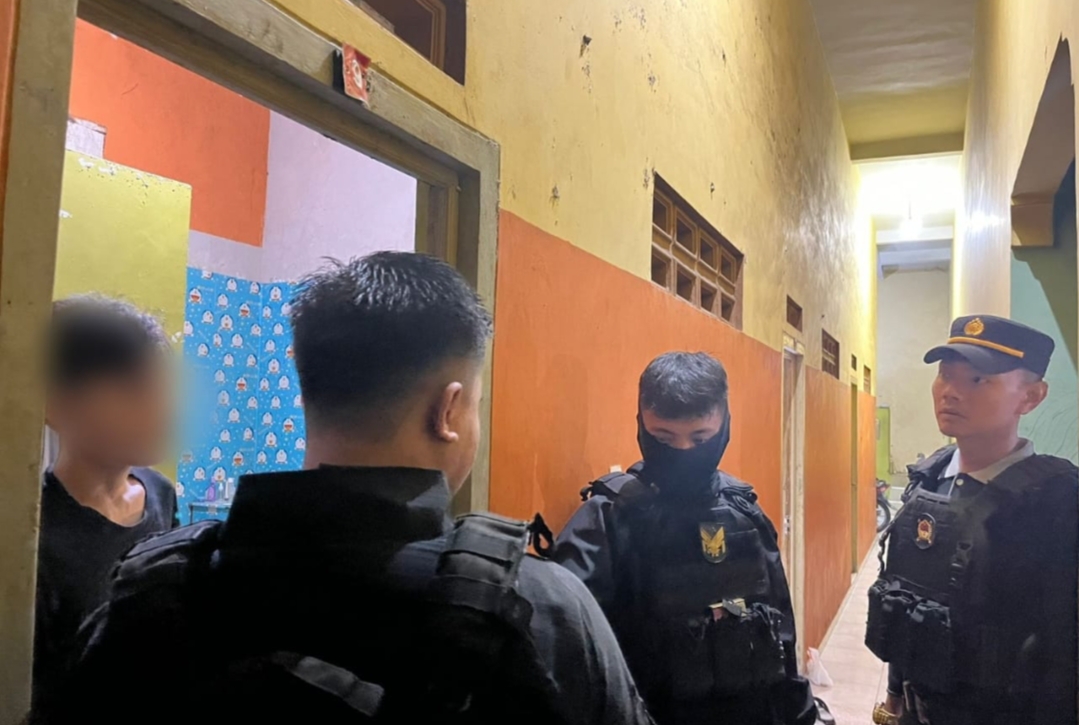 AMANKAN: Kepolisian Resor (Polres) Jepara melalui Tim Patroli Presisi Siraju menggelar razia kos-kosan pada Sabtu (14/12).