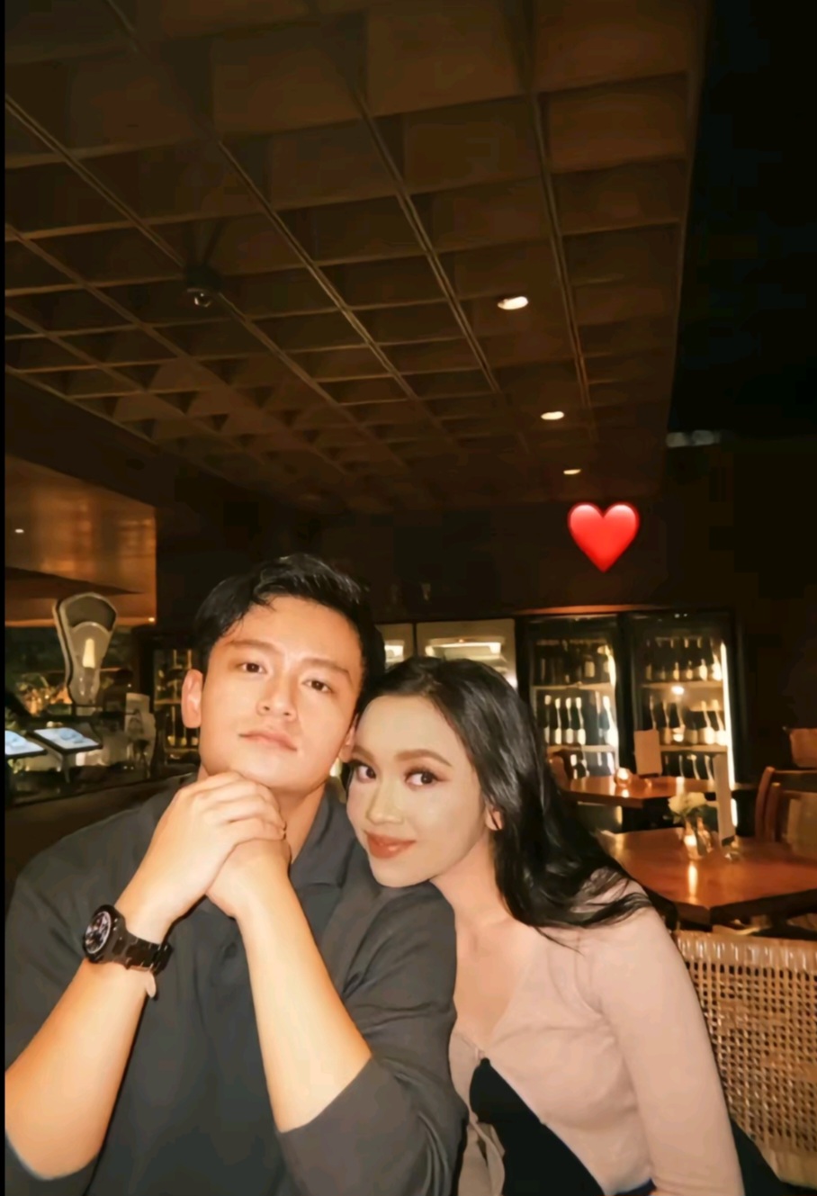 BERSAMA: Momen Randy Martin dan Lyodra saat dinner usai Lyodra manggung pada Minggu 22 Desember 2024.
