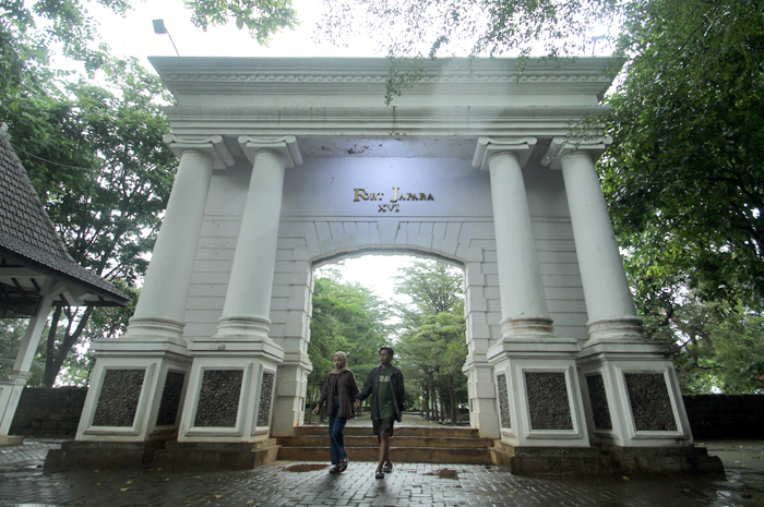 SEPI: Wisatawan berkunjung di Benteng Fort Japara XVI beberapa waktu lalu. Di sekitar komplek tersebut, masuk opsi rencana pembangunan monumen Ratu Kalinyamat.