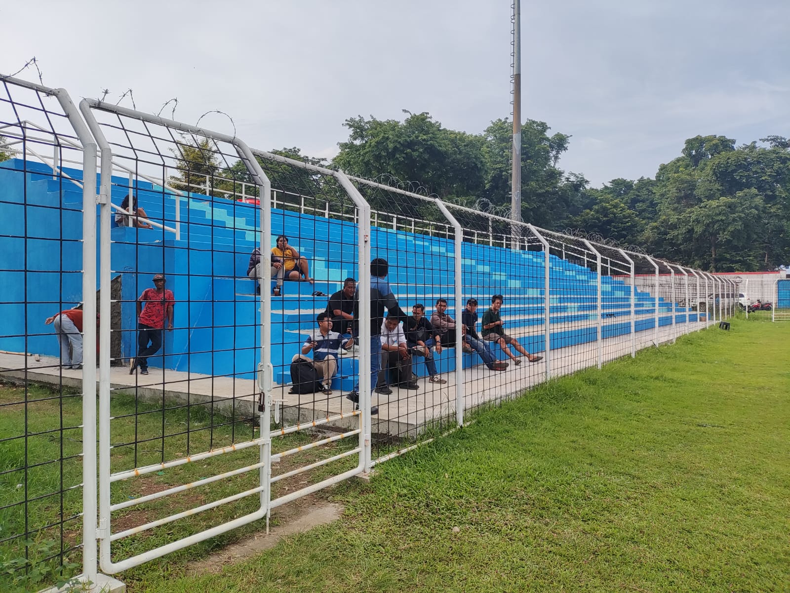 PERAPIAN: Renovasi Stadion Wergu Wetan Kudus sudah memasuki proses finishing.