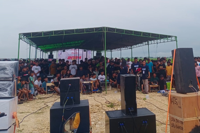 KONTES: Kontes yang digelar pemuda Desa Kutuk, Kecamatan Undaan, Kabupaten Kudus berlangsung meriah, kemarin.