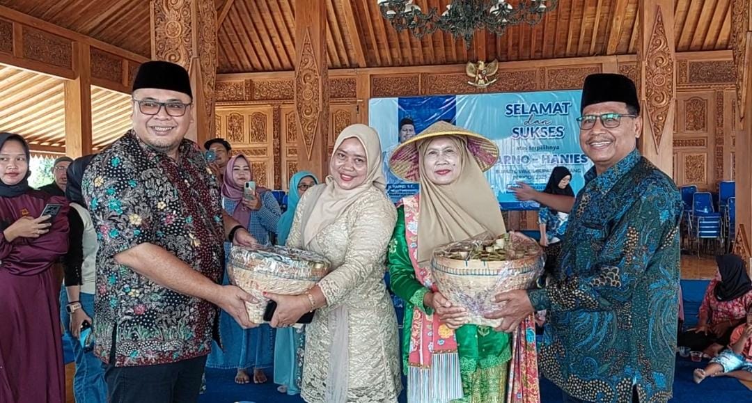 GEMBIRA: Kemenangan Harno Hanies dalam Pilkada Rembang 2024 disambut gembira oleh warga. Satu desa syukuran sampai empat kali