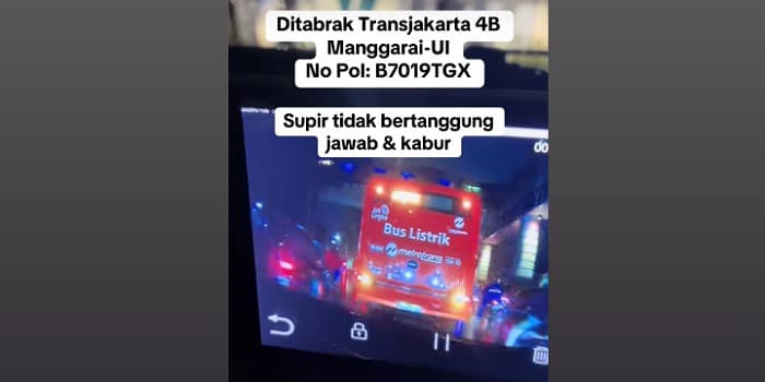 Viral bus Transjakarta tabrak sebuah mobil (Tiktok/@shillaaauw)