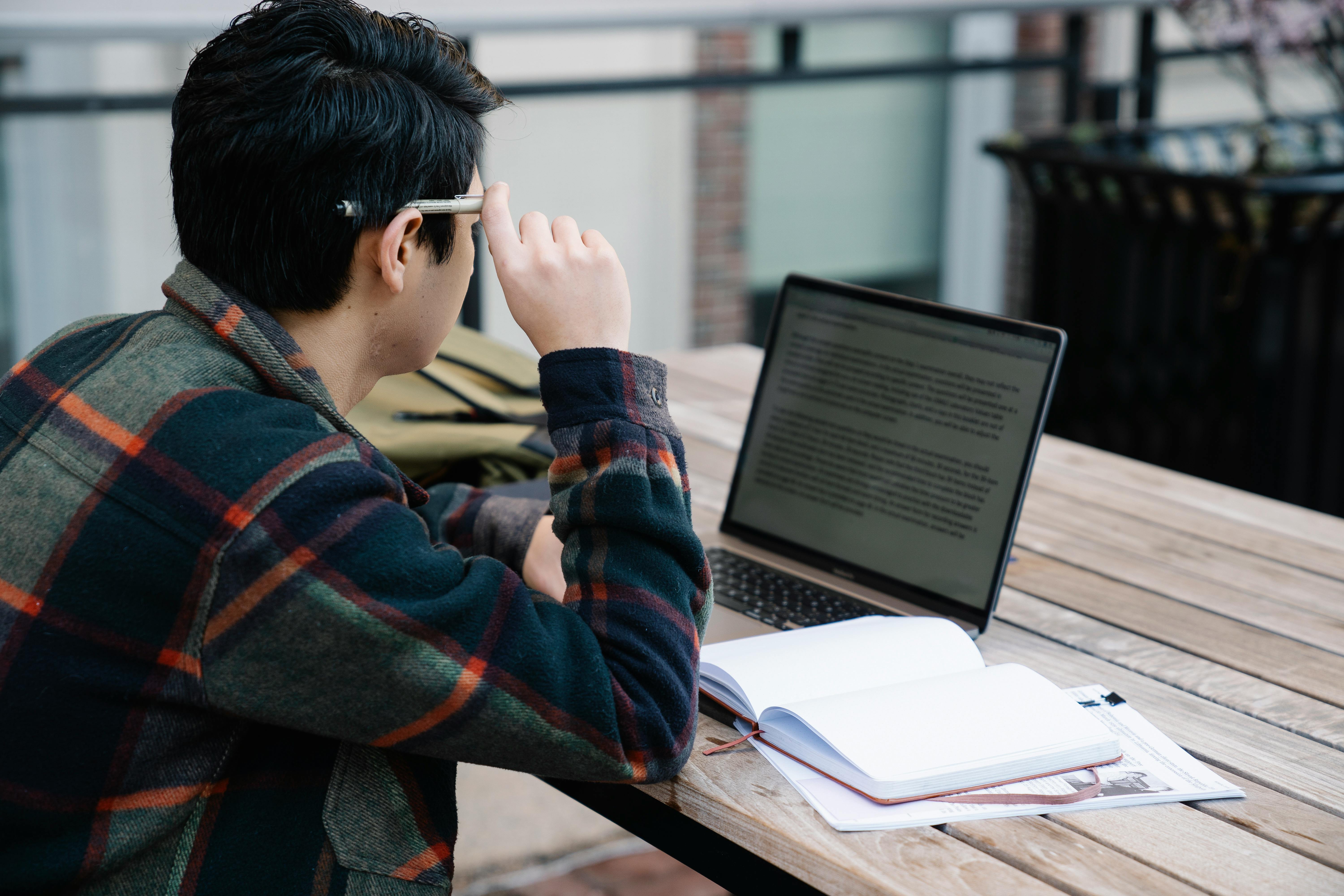 Cara cek penerima Program Indonesia Pintar (PIP) 2025 (Foto : George Pak/Pexels)