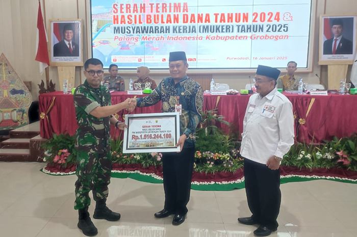 DISERAHKAN: PMI Grobogan melaksanakan serah terima hasil bulan dana PMI Tahun 2024 di Gedung Riptaloka Grobogan.