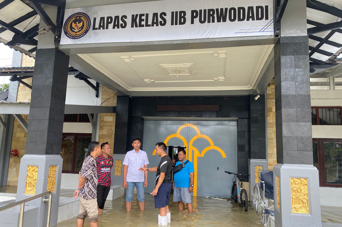 TERGENANG: Lapas Kelas IIB Purwodadi saat koordinasi dengan Polres Grobogan untuk pemindahan warga binaan.