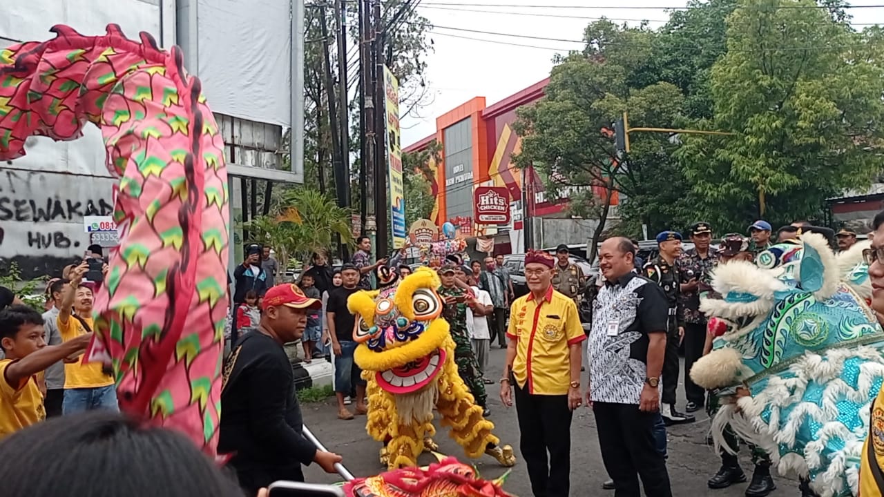 PASAR IMLEK: Semarak acara pembukaan Pasar Imlek di Kelenteng Hok Tik Bio Pati pada Kamis, 23 Januari 2024 sore.