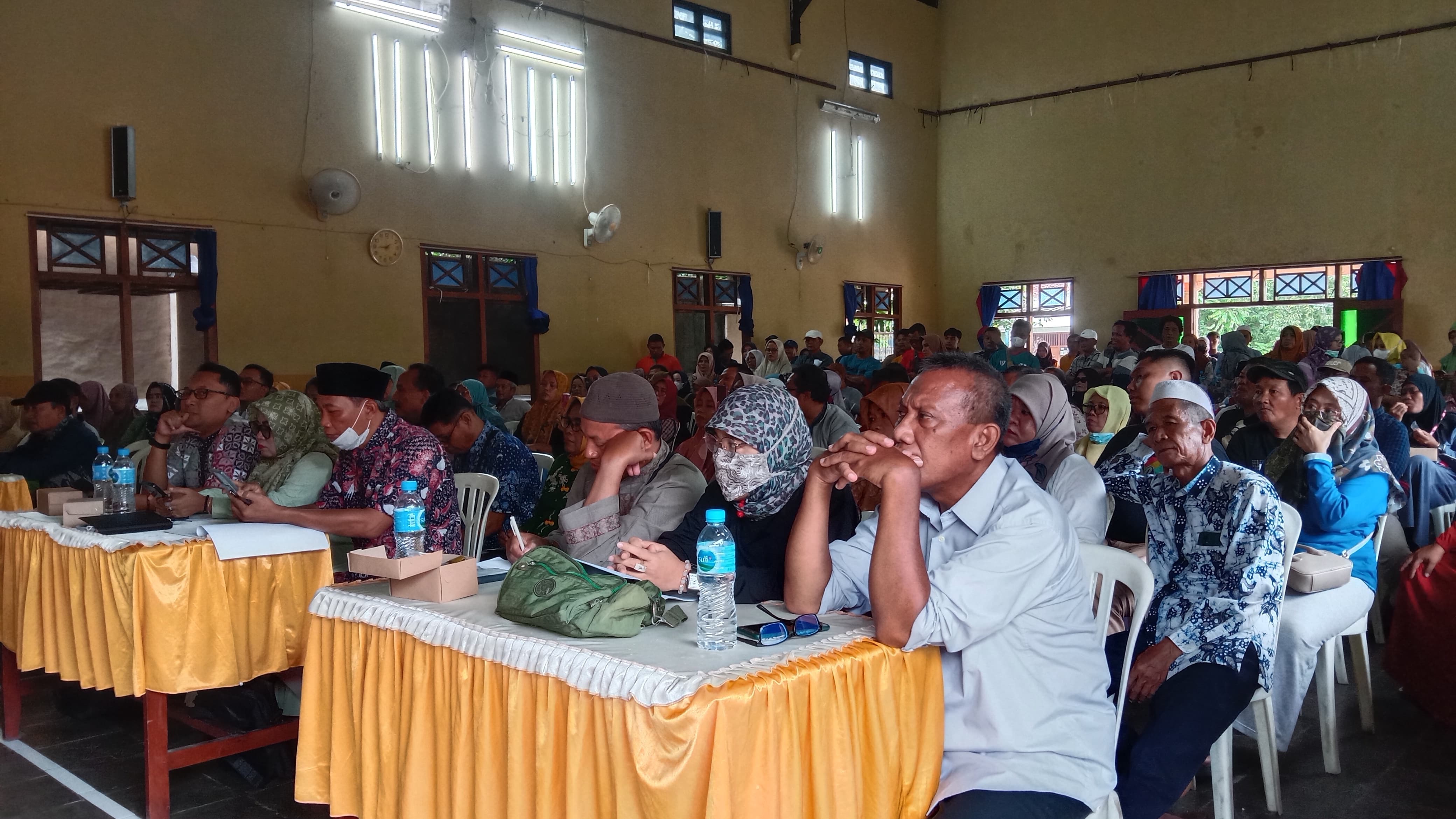 AUDIENSI: KSPPS BMT BUS melaksanakan pertemuan bersama anggota wilayah Rembang-Blora di Rembang kemarin (24/1).