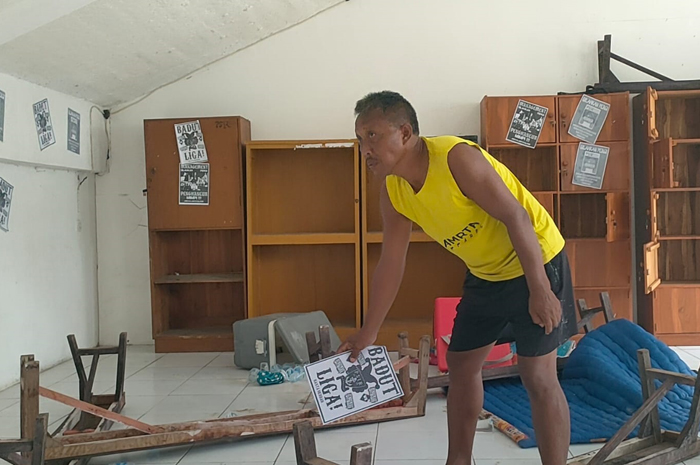 PENGRUSAKAN: Fasilitas di&nbsp;Ruang ganti tim PSIR Rembang di kompleks Stadion Krida Rembang mengalami kerusakan.