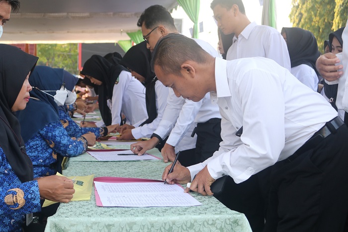 PENGUMUMAN PENDAFTARAN: Sejumlah pegawai honore yang telah ditetapkan menjadi PPPK Blora tahun lalu.