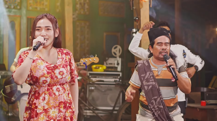 Slamet Pengamen Ft. Dara Ayu - TAMBAL BAN